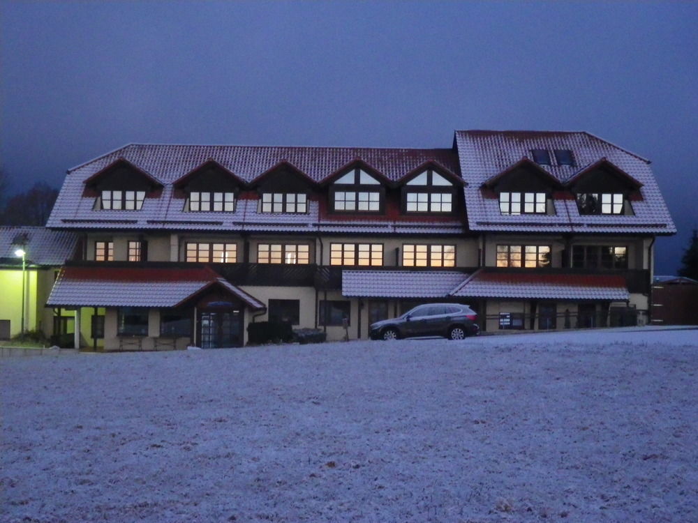 Berggasthof & Hotel Kranich, Hinterrod Eisfeld 외부 사진